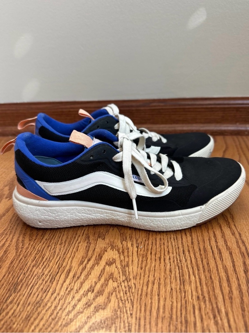 Vans Ultrarange Shoes Women’s 8 Black